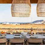 Phoenix With Private Pool & Sea Views Near Naousa 别墅