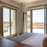 Phoenix With Private Pool & Sea Views Near Naousa 安倍拉斯