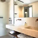 Phoenix With Private Pool & Sea Views Near Naousa 别墅