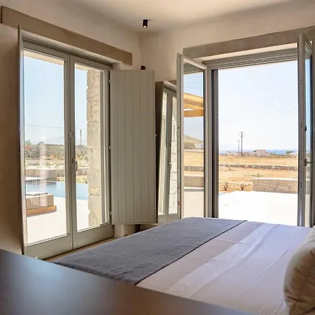 Phoenix With Private Pool & Sea Views Near Naousa Ambelász