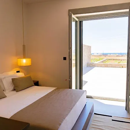 Phoenix With Private Pool & Sea Views Near Naousa Villa *