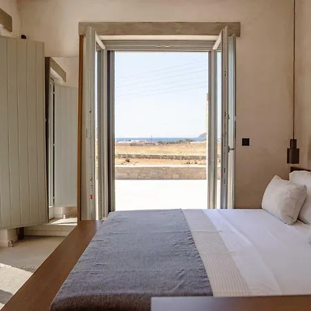 Villa Phoenix With Private Pool & Sea Views Near Naousa Ambelász