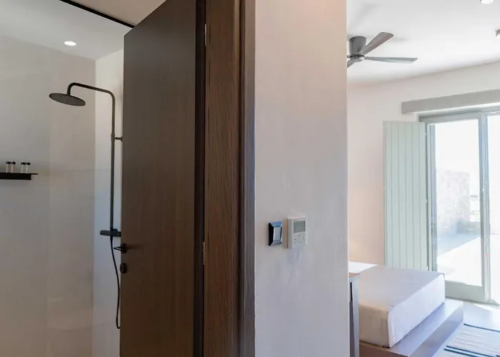 Phoenix With Private Pool & Sea Views Near Naousa *