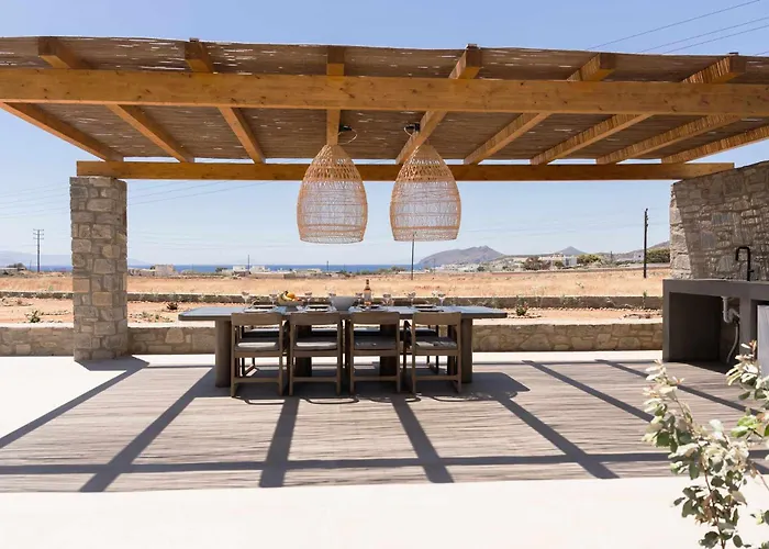 Villa Phoenix With Private Pool & Sea Views Near Naousa Ampelas