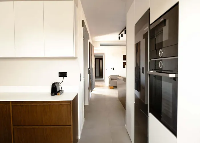 Phoenix With Private Pool & Sea Views Near Naousa *