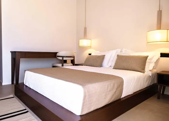 Phoenix With Private Pool & Sea Views Near Naousa Ampelas