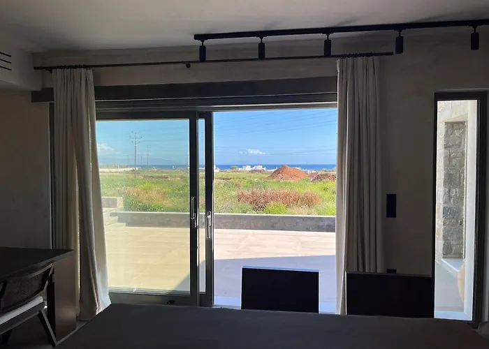 Phoenix With Private Pool & Sea Views Near Naousa Villa *